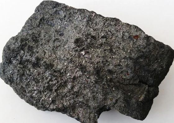 Yüksek Sabit Karbonlu Sert Kok Minerali Düşük Kül Düşük Kükürt Büyük Gözeneklilik