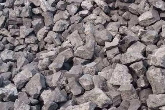 Çelik Fabrikası Düşük Kül Düşük Sülfür İçin 90-150mm Döküm Kok Mineral